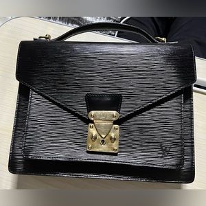 ✨Louis Vuitton Epi Monceau✨